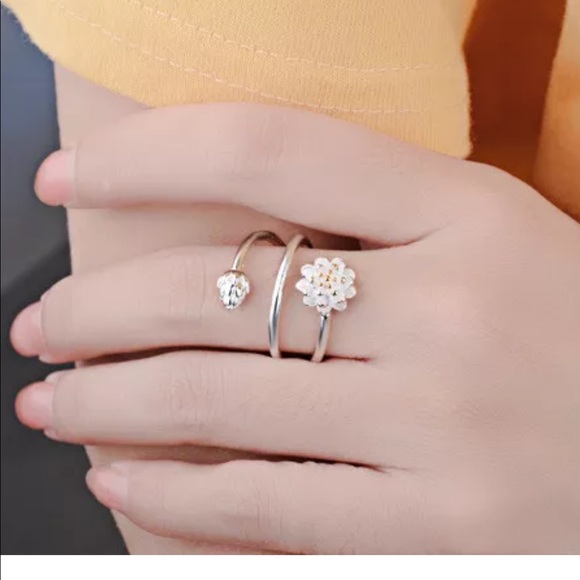 925 Silver Stamped Lotus adjustable ring - Picture 2 of 3